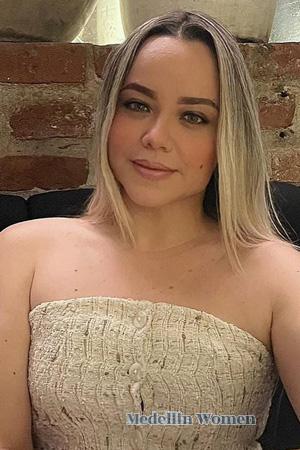 226413 - Iseth Age: 39 - Colombia